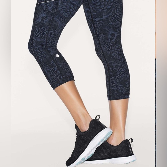 Lululemon Speed Up Crop-Nouveau Mach Blue Black - Picture 2 of 12